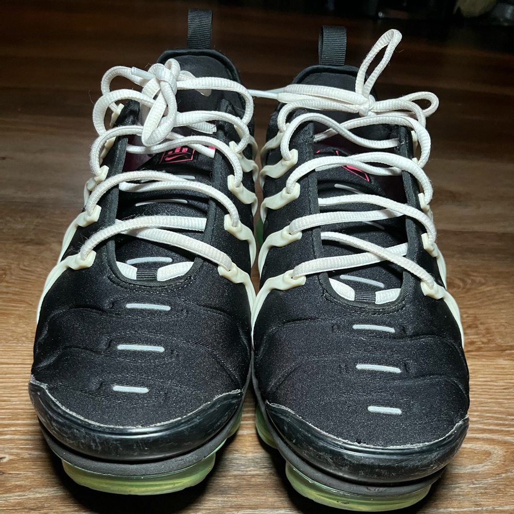 "Do you " Nike vapor maxes size 10.5